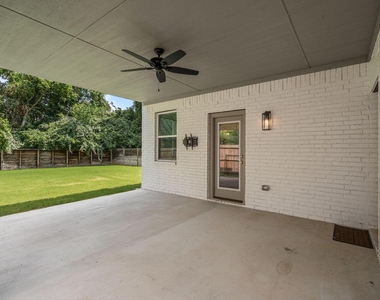 5618 Oaks Lane - Photo Thumbnail 31