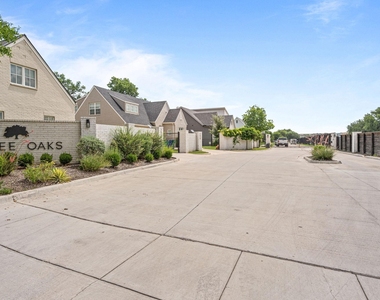 5618 Oaks Lane - Photo Thumbnail 1