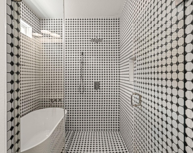 5618 Oaks Lane - Photo Thumbnail 24
