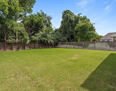 5618 Oaks Lane - Photo Thumbnail 32