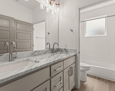 5618 Oaks Lane - Photo Thumbnail 27