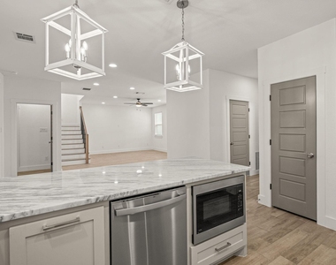 5618 Oaks Lane - Photo Thumbnail 16