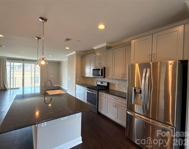 2609 Statesville Avenue - Photo Thumbnail 6
