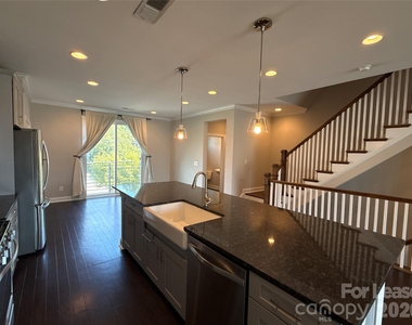 2609 Statesville Avenue - Photo Thumbnail 8