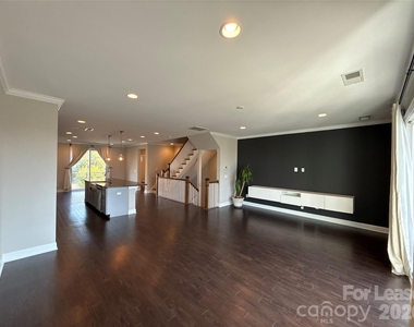 2609 Statesville Avenue - Photo Thumbnail 3
