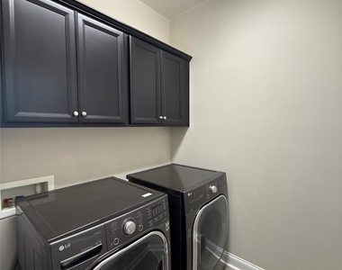 2609 Statesville Avenue - Photo Thumbnail 15