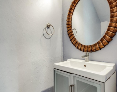 5740 Martel Avenue - Photo Thumbnail 8