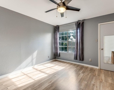 5740 Martel Avenue - Photo Thumbnail 5