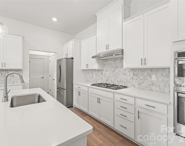 5807 Clear Creek Lane - Photo Thumbnail 12