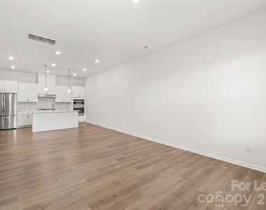 5807 Clear Creek Lane - Photo Thumbnail 4