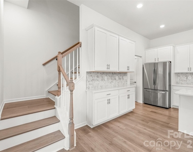 5807 Clear Creek Lane - Photo Thumbnail 9