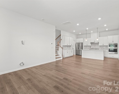 5807 Clear Creek Lane - Photo Thumbnail 6