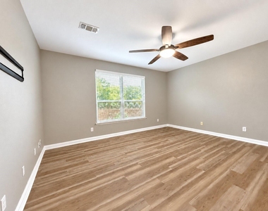 3103 Topanga Canyon Drive - Photo Thumbnail 14