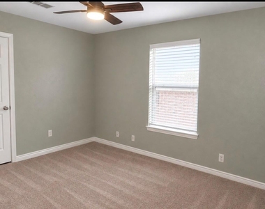 2043 Chevella Drive - Photo Thumbnail 8