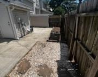 1504 Sylvia Court - Photo Thumbnail 12