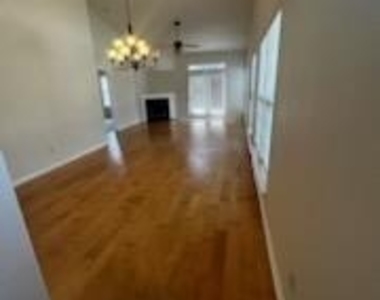 1504 Sylvia Court - Photo Thumbnail 2