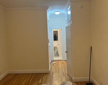 East 83rd Street - Photo Thumbnail 3