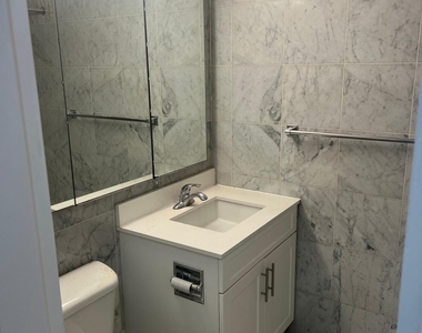 East 71st Street - Photo Thumbnail 6