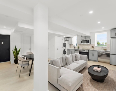 315 West Broadway - Photo Thumbnail 1