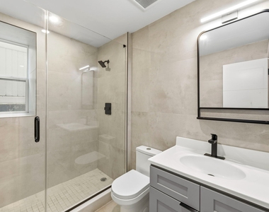 315 West Broadway - Photo Thumbnail 3