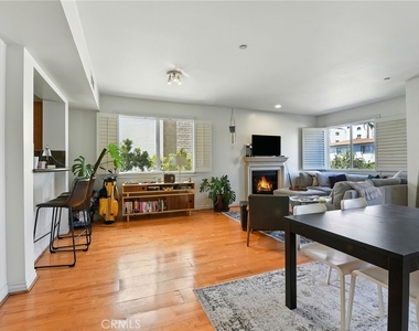 1241 S Westgate Avenue - Photo Thumbnail 7