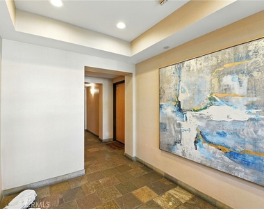 1241 S Westgate Avenue - Photo Thumbnail 2
