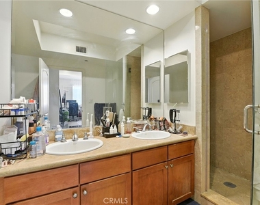 1241 S Westgate Avenue - Photo Thumbnail 16
