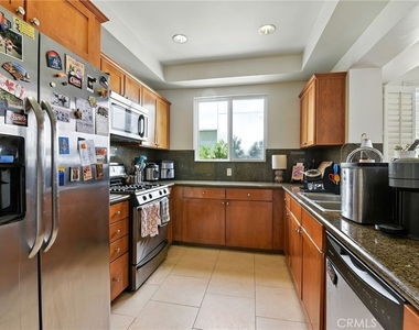 1241 S Westgate Avenue - Photo Thumbnail 8