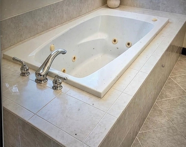 10627 Amestoy Street - Photo Thumbnail 8
