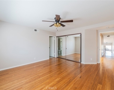 5694 E Los Angeles - Photo Thumbnail 24