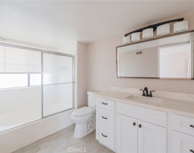 5694 E Los Angeles - Photo Thumbnail 25