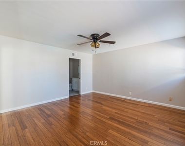 5694 E Los Angeles - Photo Thumbnail 17