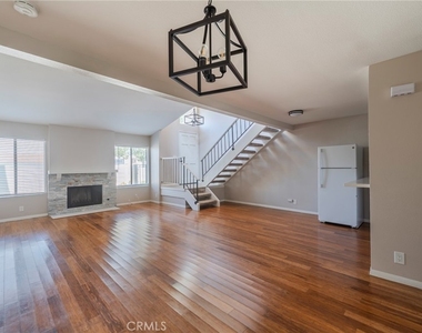 5694 E Los Angeles - Photo Thumbnail 14