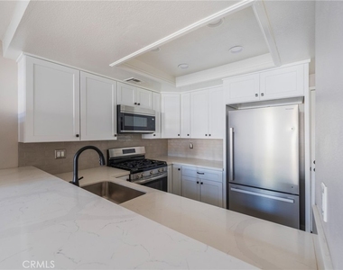 5694 E Los Angeles - Photo Thumbnail 16