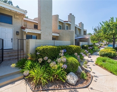 5694 E Los Angeles - Photo Thumbnail 1