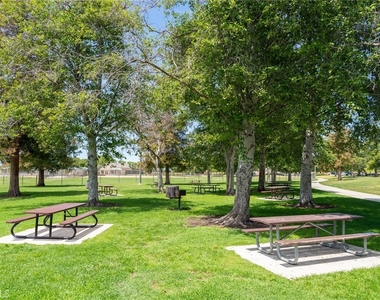 5694 E Los Angeles - Photo Thumbnail 31