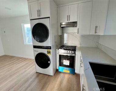 1133 E Geraldine Avenue - Photo Thumbnail 7