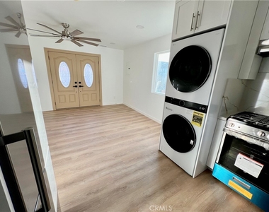 1133 E Geraldine Avenue - Photo Thumbnail 9