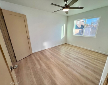 1133 E Geraldine Avenue - Photo Thumbnail 12