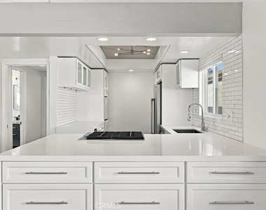 1704 Haynes - Photo Thumbnail 9