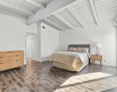 1704 Haynes - Photo Thumbnail 14