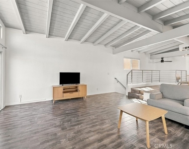 1704 Haynes - Photo Thumbnail 4