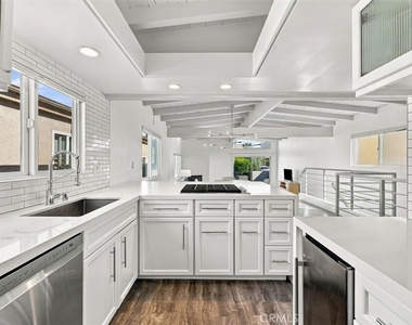 1704 Haynes - Photo Thumbnail 13