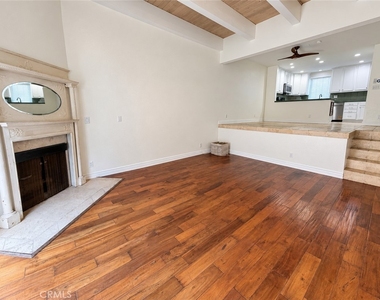 2607 Nelson - Photo Thumbnail 2