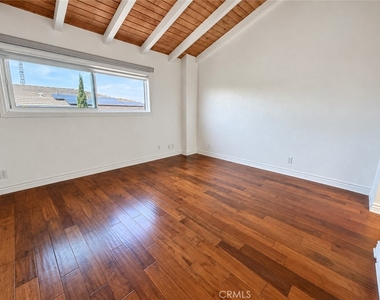 2607 Nelson - Photo Thumbnail 7