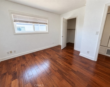 2607 Nelson - Photo Thumbnail 15