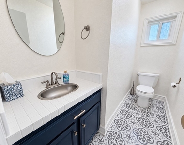 2607 Nelson - Photo Thumbnail 6