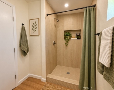 1434 E Sandison - Photo Thumbnail 8