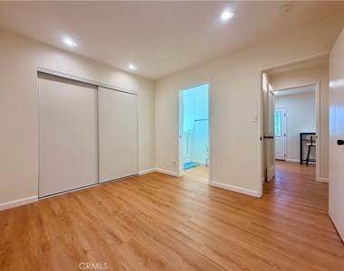 1434 E Sandison - Photo Thumbnail 25