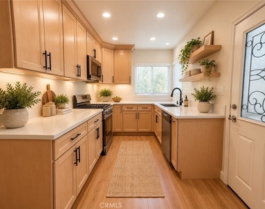 1434 E Sandison - Photo Thumbnail 12